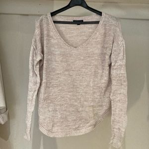 Light knit V-neck Sweater